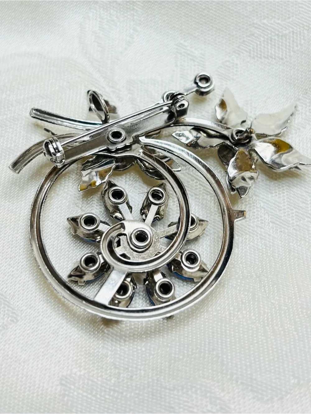 Vintage Jewels by Jenay Rhodium Plated Blue and White Rhinestone Brooch Pendant